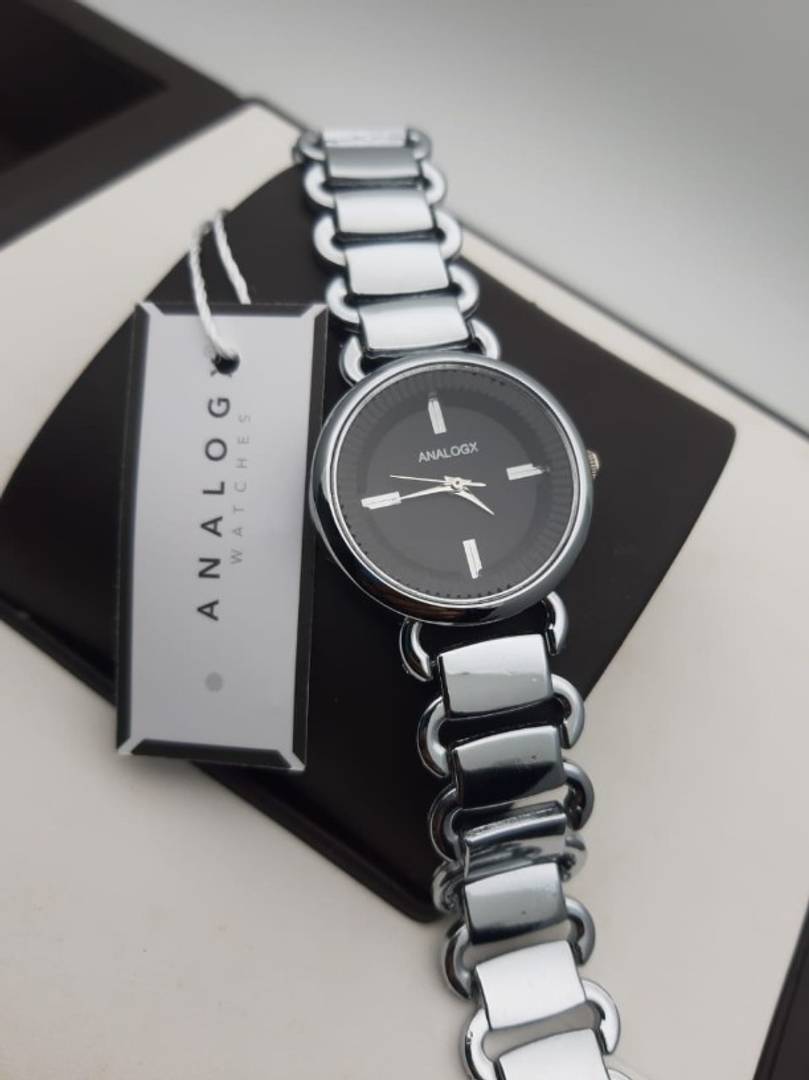 Super Quality Women Metal Watch